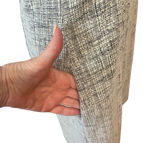 Tahari Sleeveless Dress Womens Size 8 Black White Grid Tweed Pockets Stretch - Picture 6 of 16